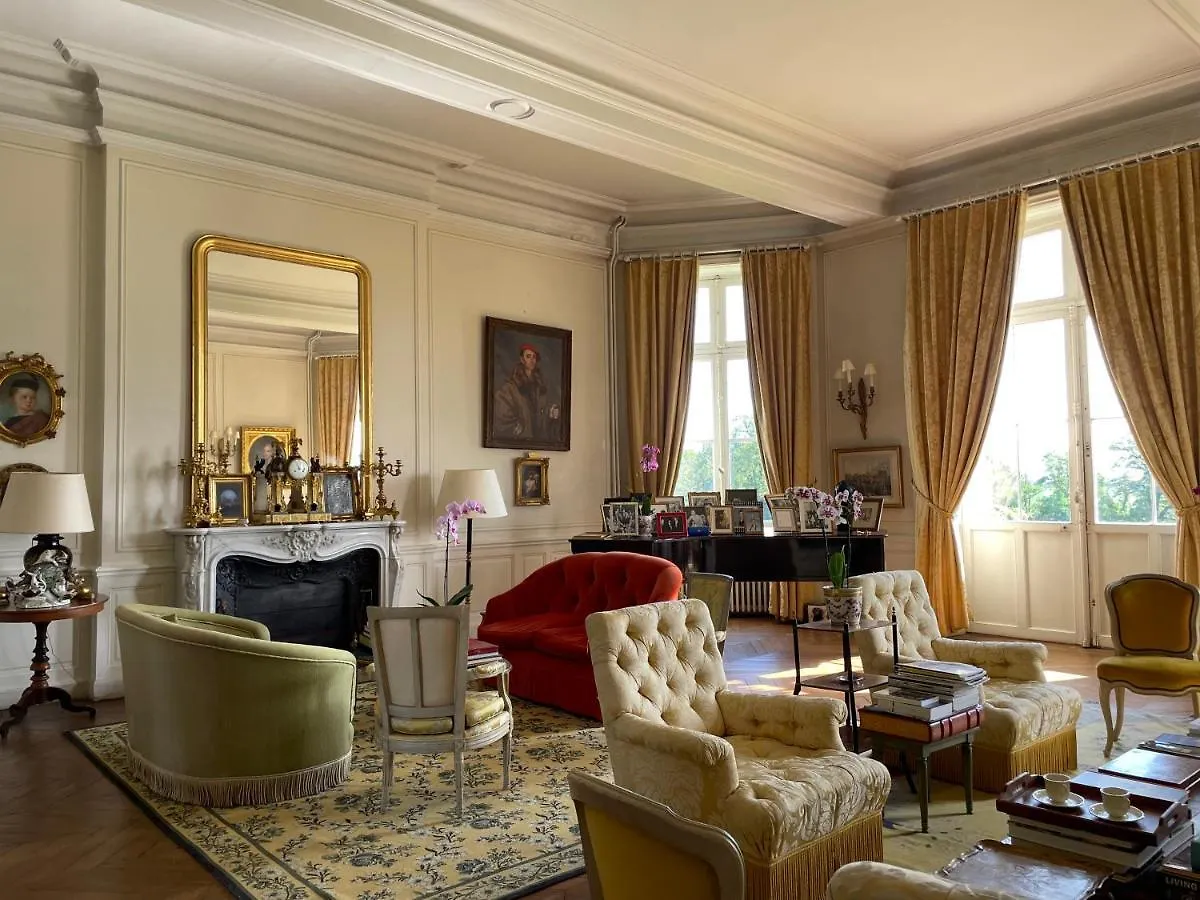 Château de Bostz Besson Alojamento de Acomodação e Pequeno-almoço